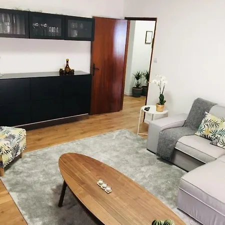 Amoreiras Place - *